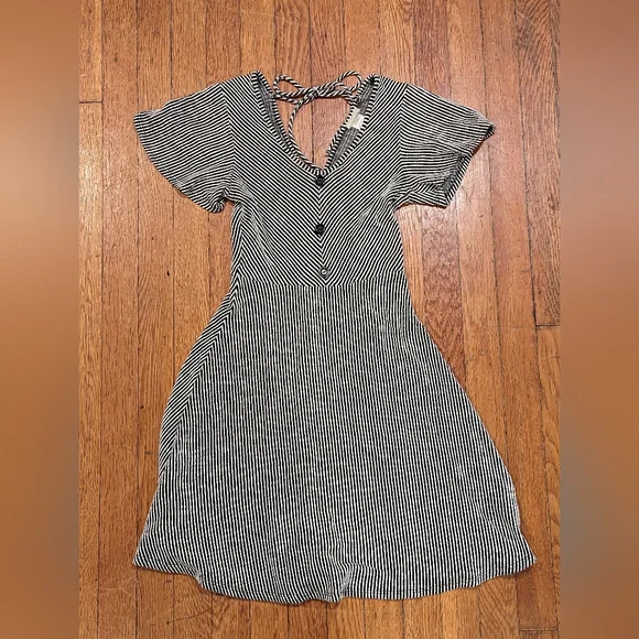 Black and White Striped Dress Size Small - Picture 1 of 5